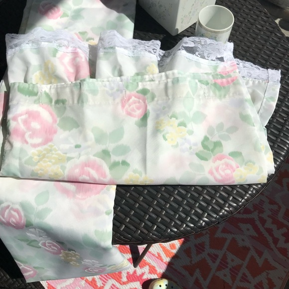 Saturday Knight Ltd. Floral 2 Piece Shower Curtain Set for babygurlxoxox - Picture 4 of 7